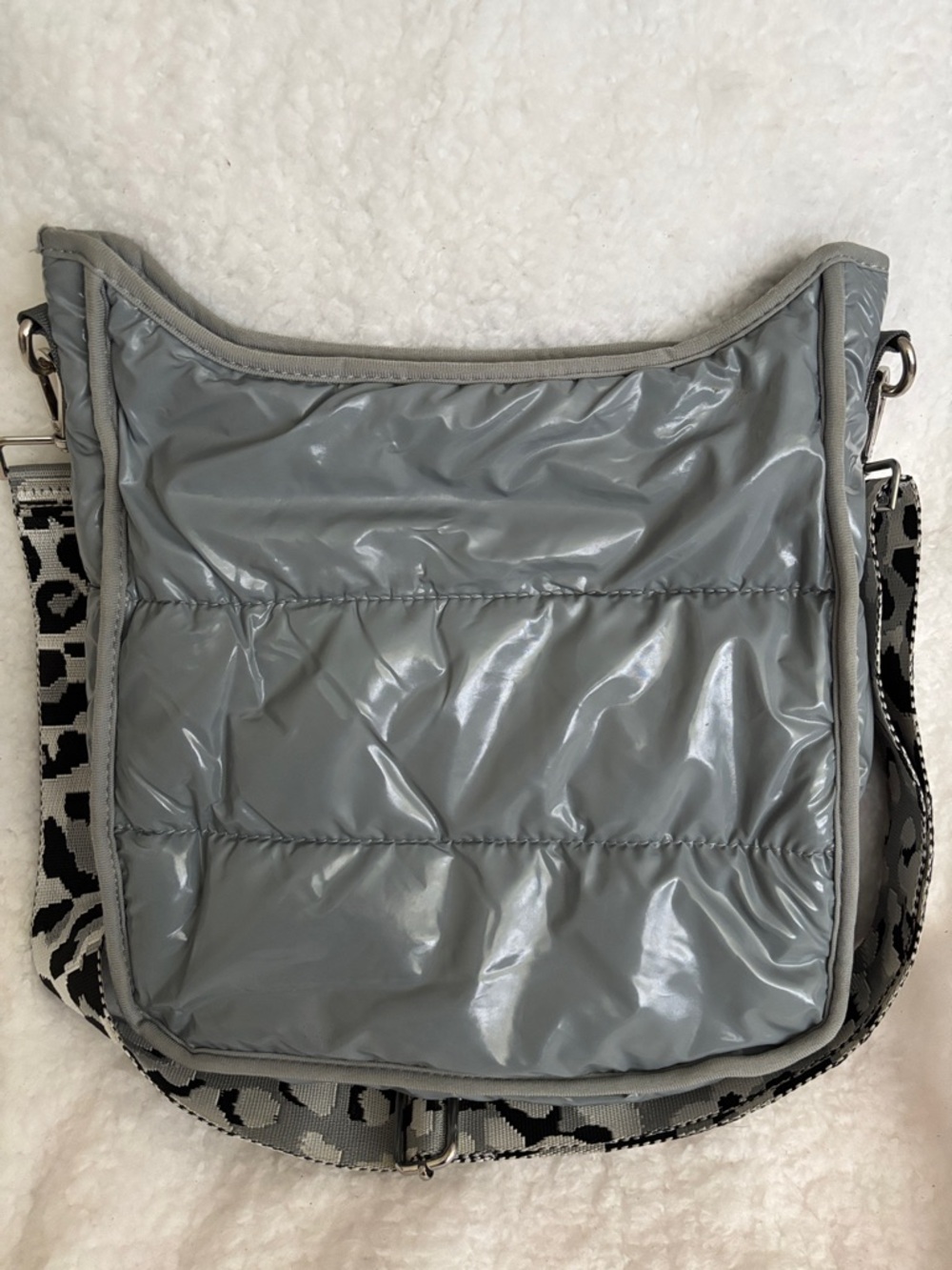 Quilted Crossbody Bag in Glossy Gray with Patterned Strap - Picture 5 of 7